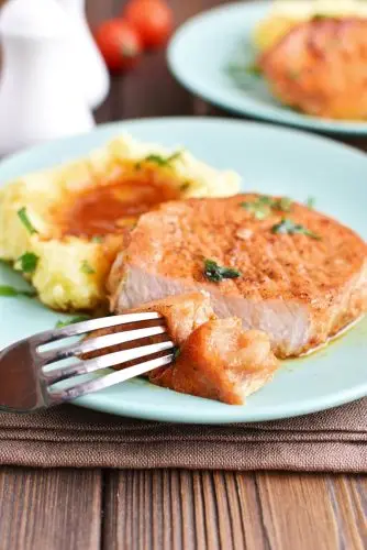 The Best Juicy Skillet Pork Chops