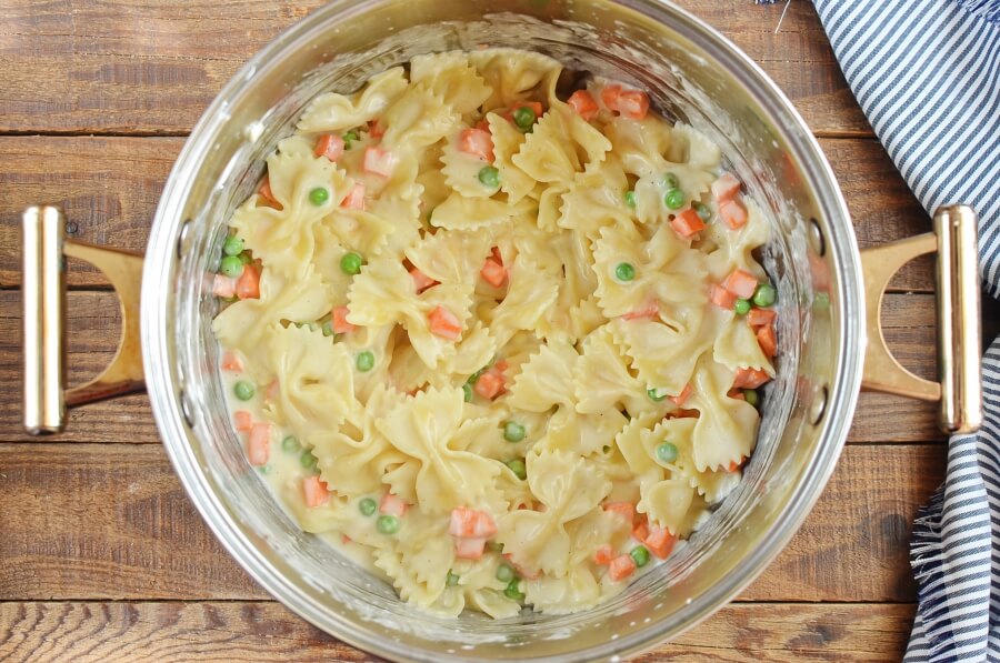 White Cheddar Farfalle with Peas & Carrots recipe - step 8