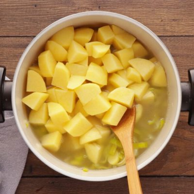 Winter Potato and Leek Soup recipe - step 2