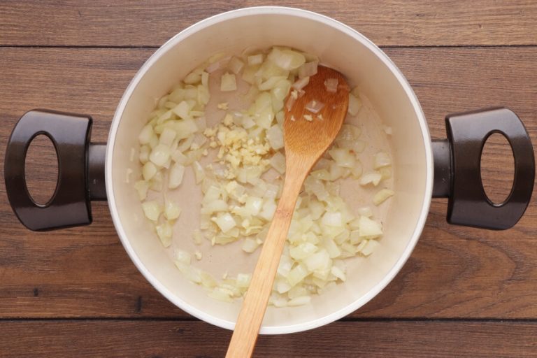 Step 5 - Creamy Wild Garlic Soup with Veggie Chips