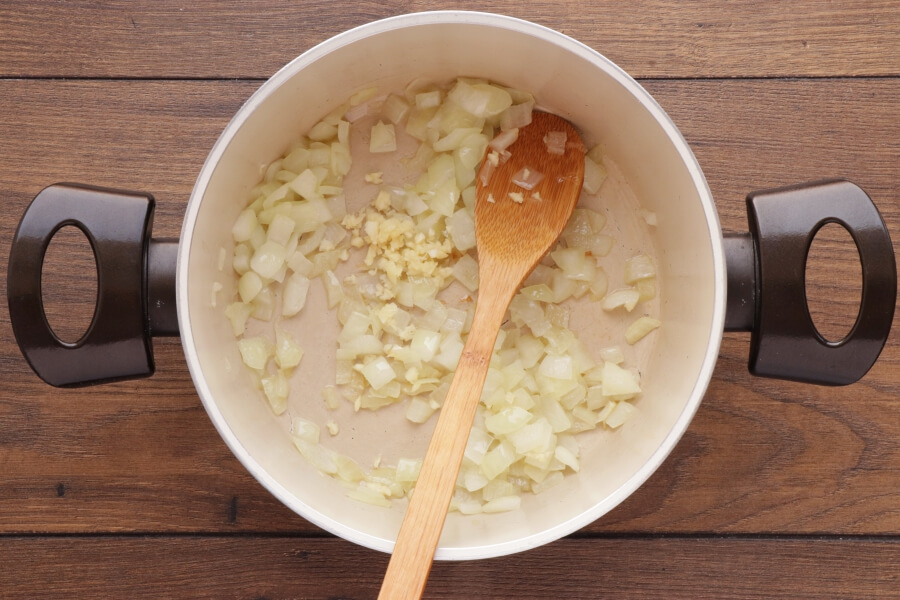 Creamy Wild Garlic Soup with Veggie Chips recipe - step 5
