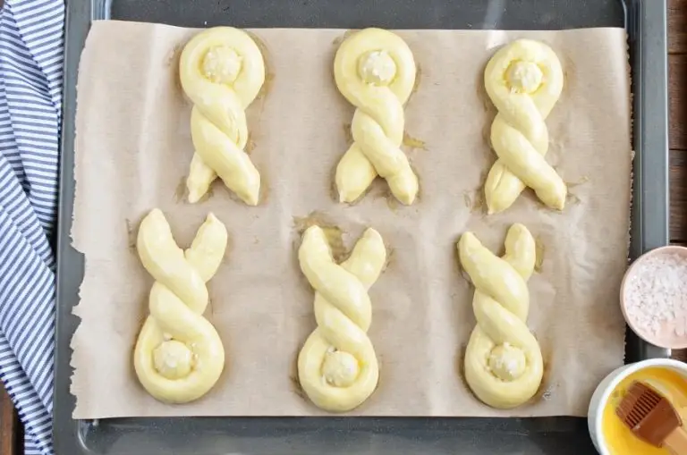 Step 9 - Easter Bunny Rolls