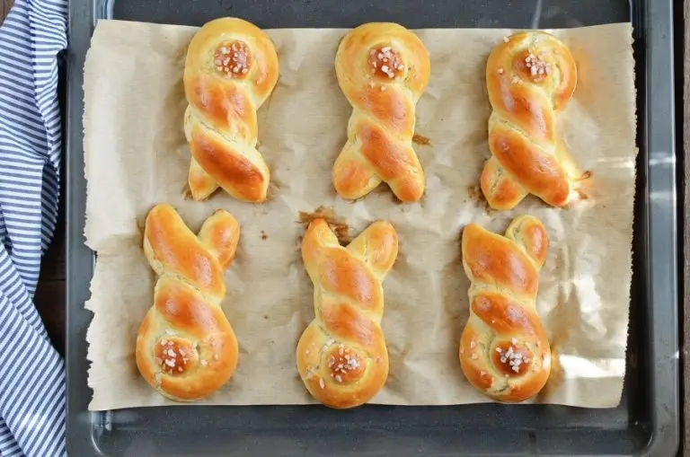 Step 10 - Easter Bunny Rolls