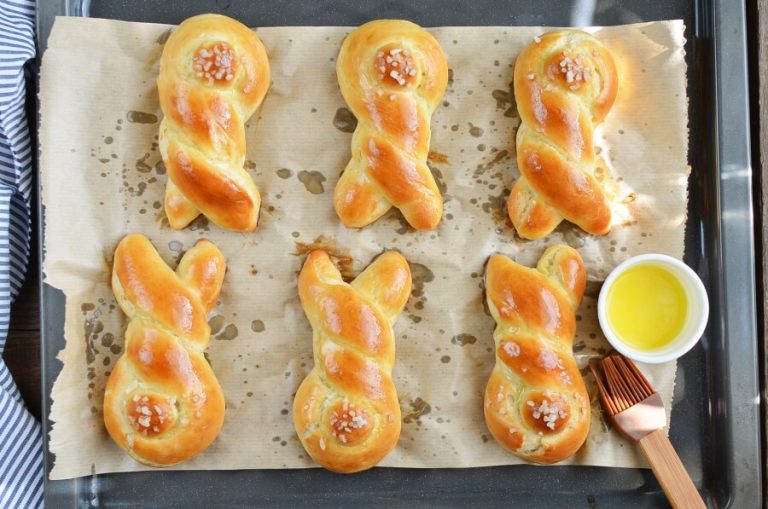 Step 11 - Easter Bunny Rolls
