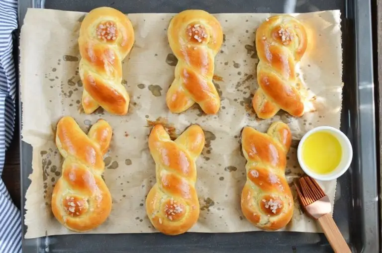Step 11 - Easter Bunny Rolls