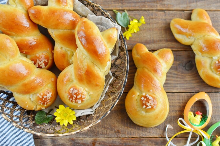 Easter Bunny Rolls Recipe-How To Make Easter Bunny Rolls-Delicious Easter Bunny Rolls