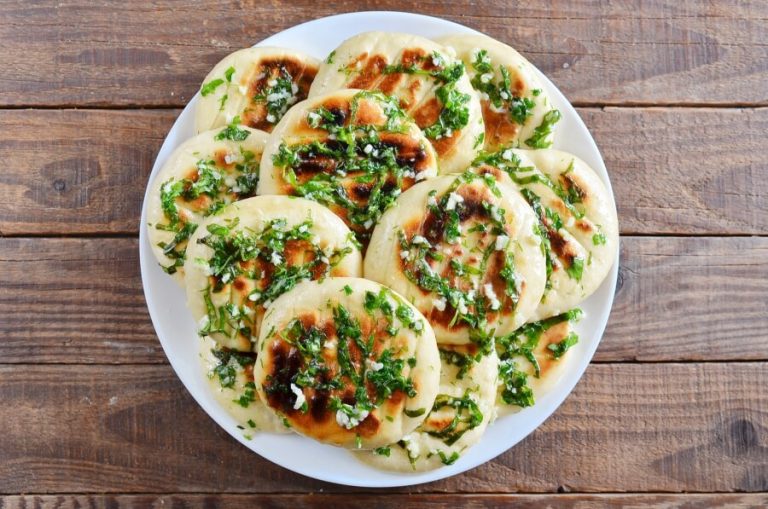 Easy Garlic Flatbreads Recipe Cook.me Recipes