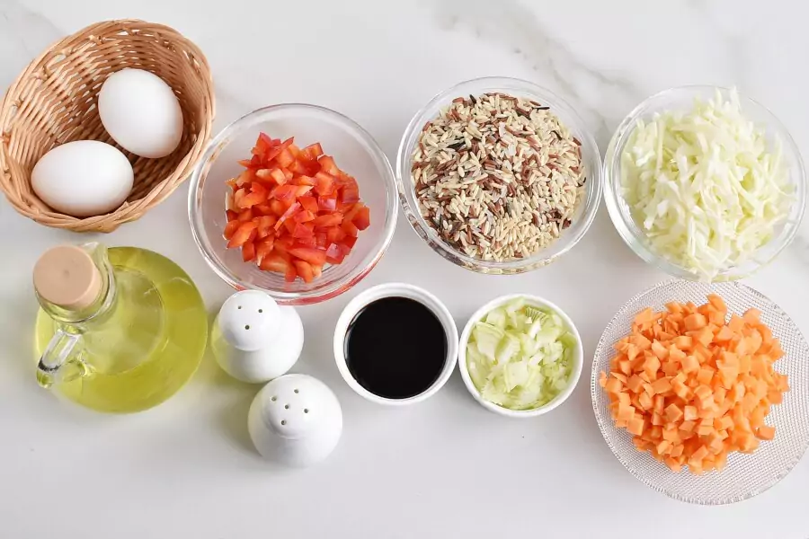 Ingredients for Easy and Healthy Vegetable Fried Rice