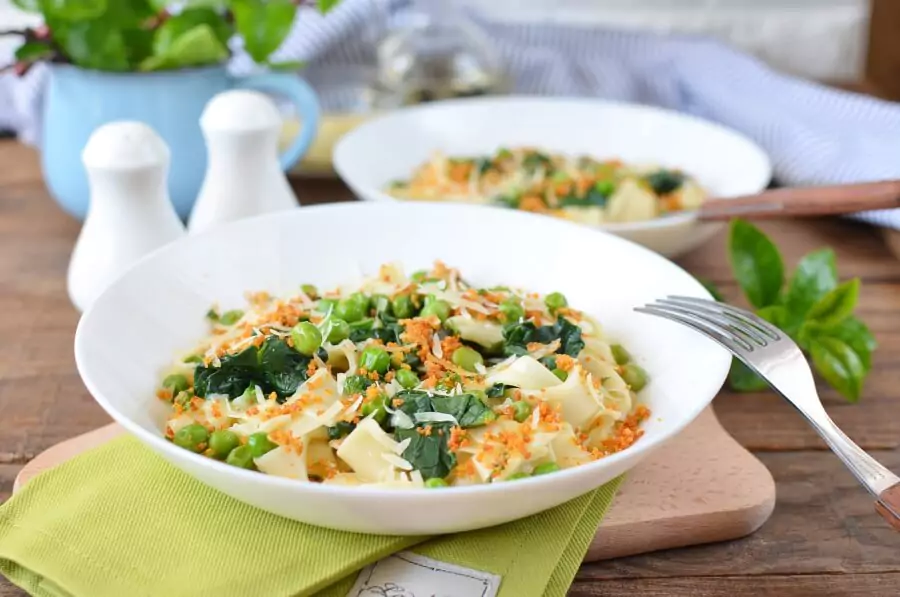 Easy Pea & Spinach Carbonara