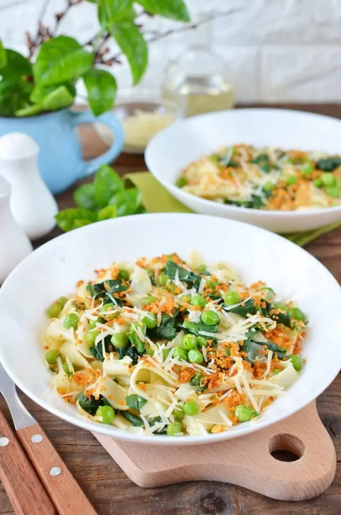 Easy Pea & Spinach Carbonara