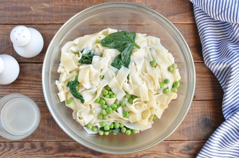 Step 5 - Easy Pea & Spinach Carbonara