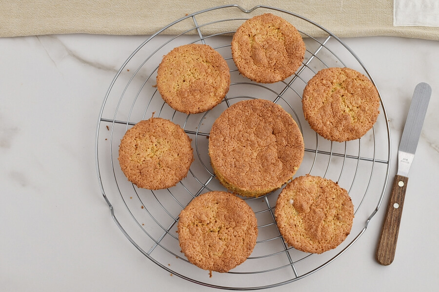 Mini Carrot Cakes for Passover recipe - step 8
