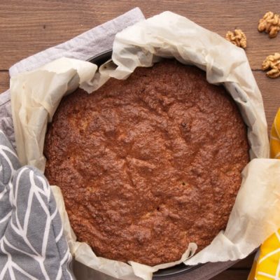 Flourless Walnut-Date Cake recipe - step 7