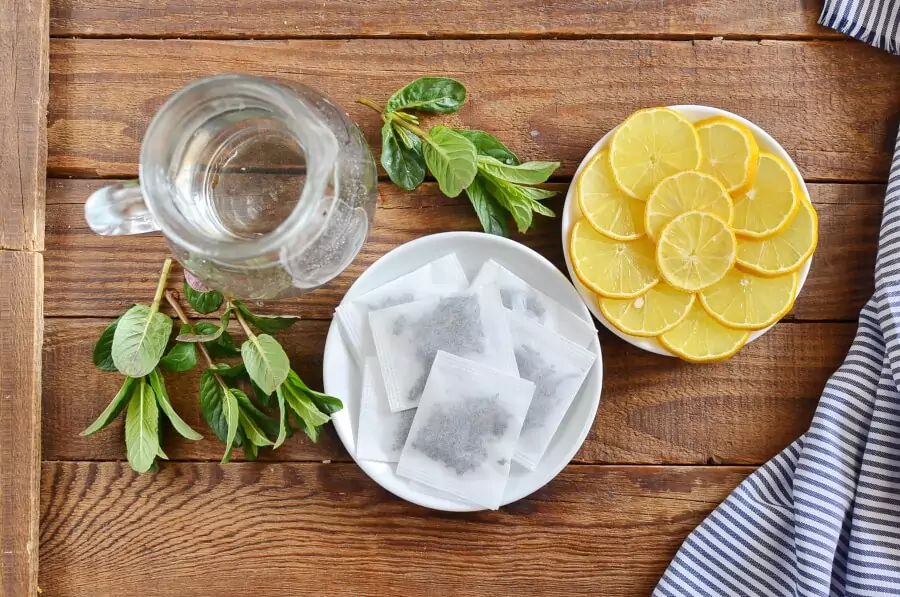 Ingredients for Freshly Brewed Ice Tea with Fresh Mint