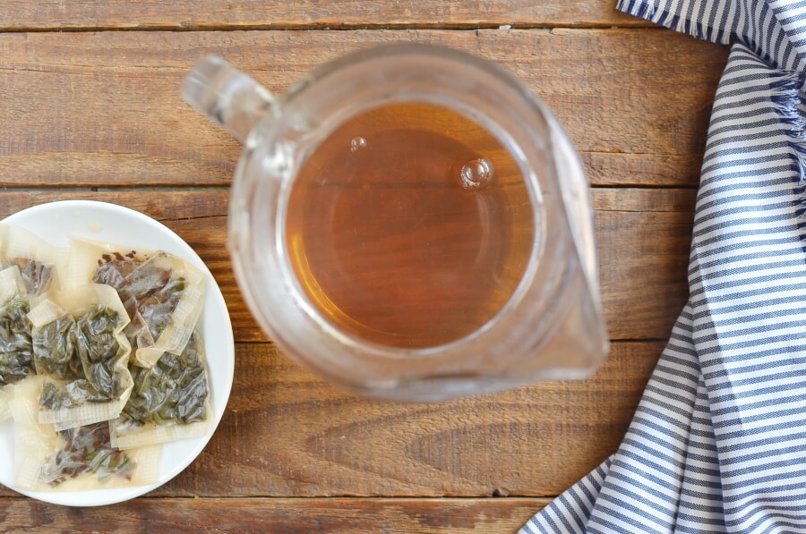 Freshly Brewed Ice Tea with Fresh Mint recipe - step 3