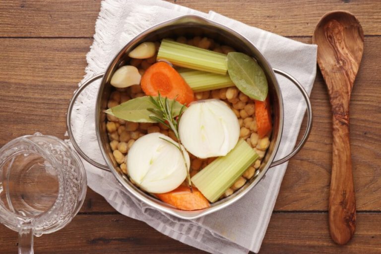 Step 4 - Hummus Masabacha