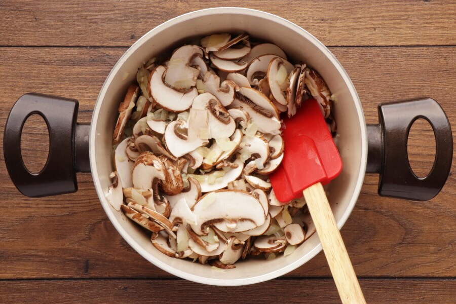 Mushroom Millet Soup with Cheesy Garlic Bread recipe - step 6