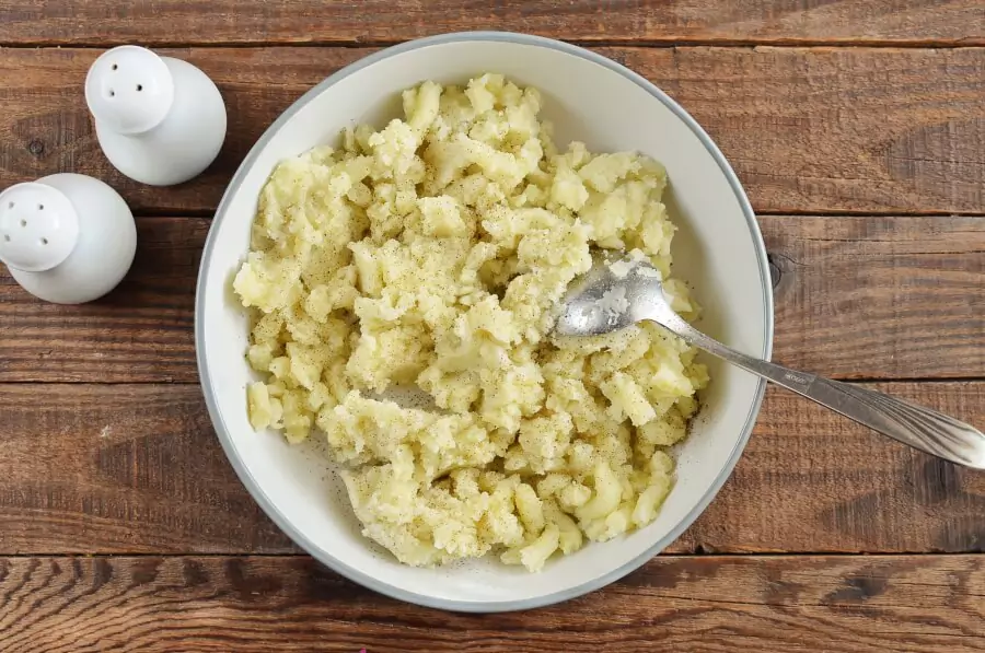 Potato Egg Nest recipe - step 2