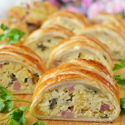 Scrambled Eggs in Puff Pastry Recipe-How To Make Scrambled Eggs in Puff Pastry-Delicious Scrambled Eggs in Puff Pastry