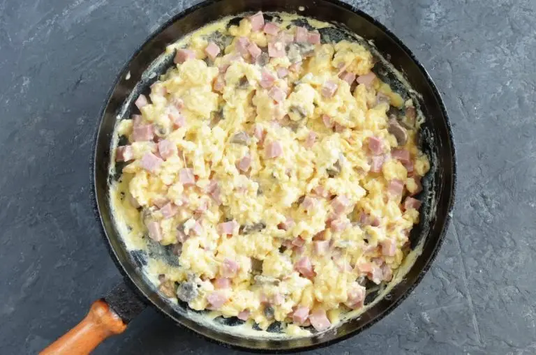 Scrambled Eggs in Puff Pastry recipe - step 4
