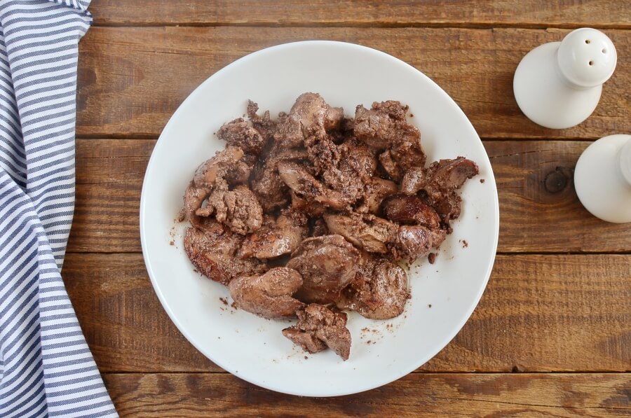 Traditional Jewish Chopped Chicken Liver recipe - step 3.