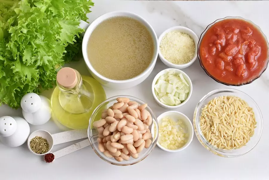 Ingredients for White Bean Soup with Escarole