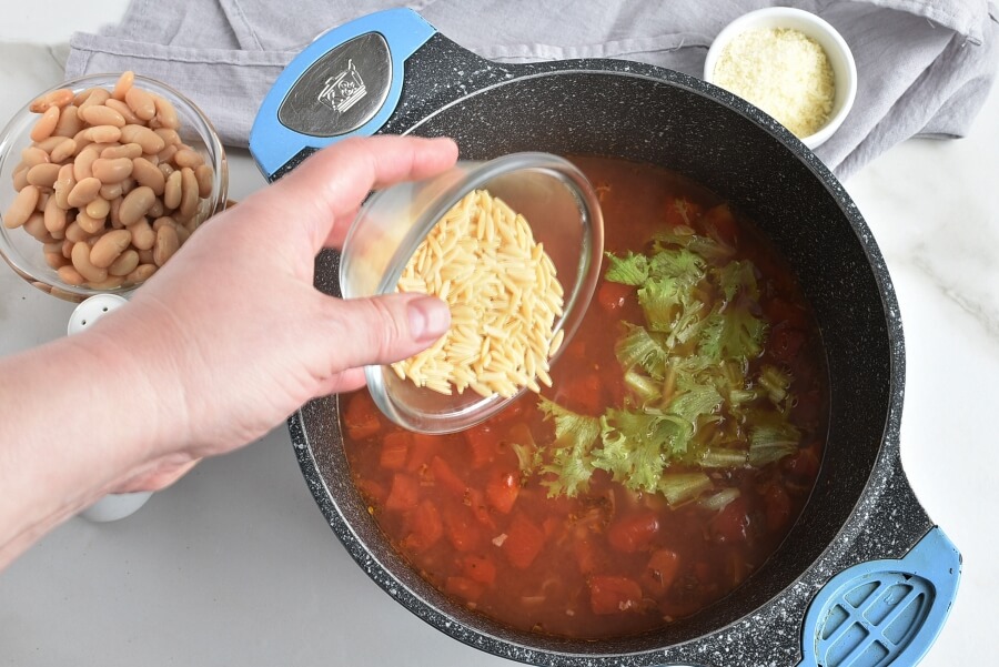 White Bean Soup with Escarole recipe - step 4