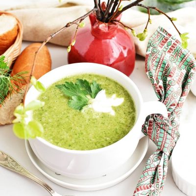 Wilted Greens Soup with Crème Fraîche Recipes-Homemade Wilted Greens Soup with Crème Fraîche-Easy Wilted Greens Soup with Crème Fraîche