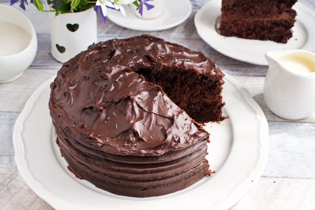 Classic Devil&amp;#39;s Food Cake Recipe - Cook.me Recipes