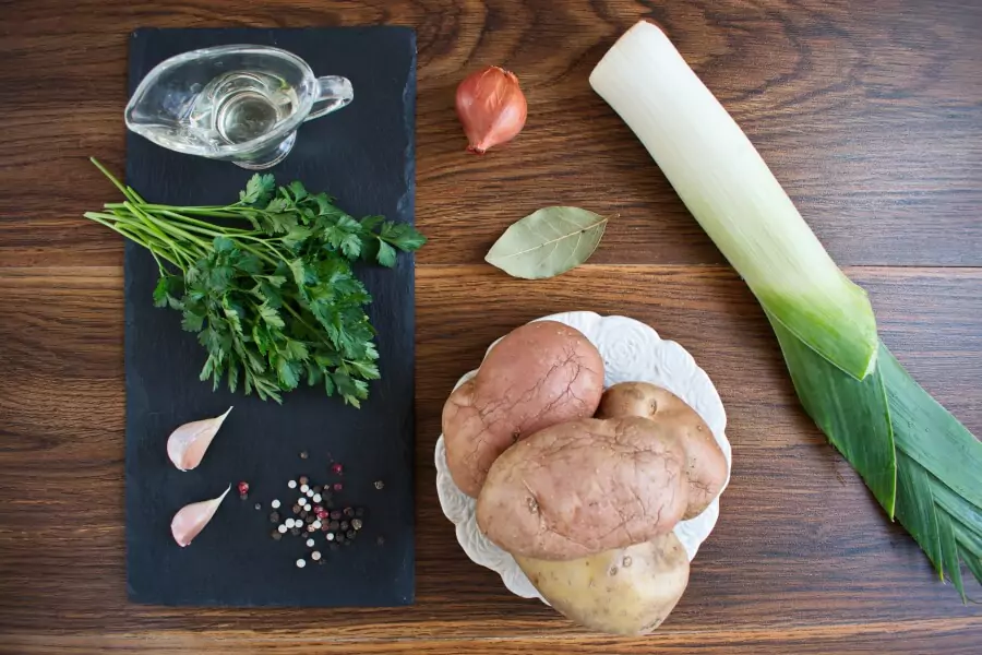 Ingredients for Creamy Vegan Potato Leek Soup