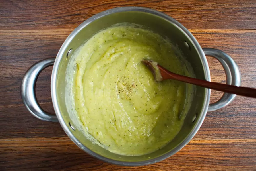 Creamy Vegan Potato Leek Soup Recipe - Cook.me Recipes