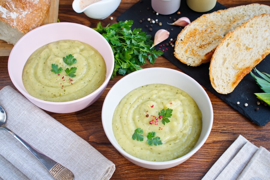 How to serve Creamy Vegan Potato Leek Soup