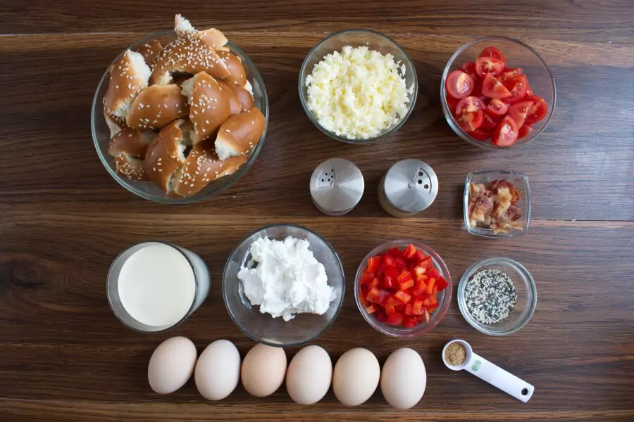 Ingredients for Everything Bagel Breakfast Casserole