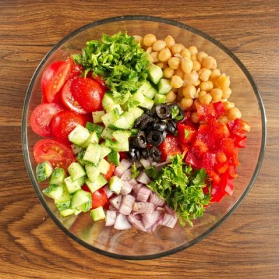 Greek Chickpea Salad recipe - step 2