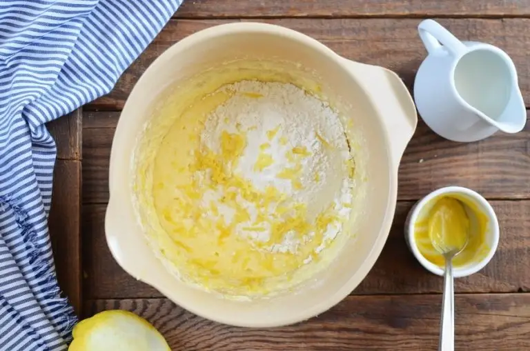 Step 4 - Lemon Drizzle Slices