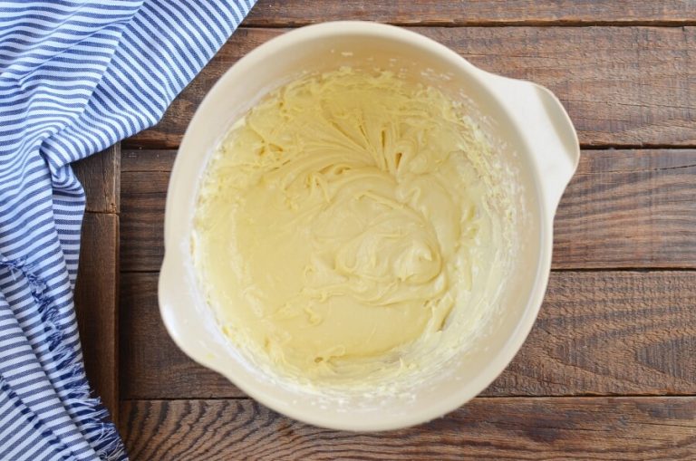 Step 4 - Lemon Drizzle Slices