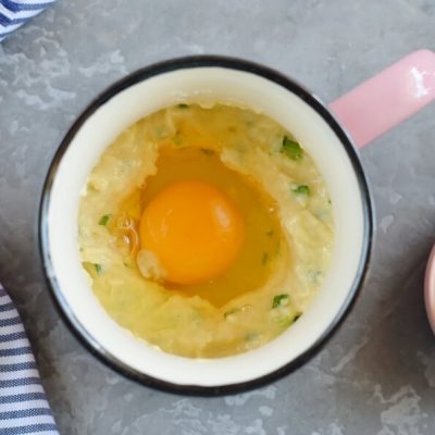 Microwave Egg Mug Muffin recipe - step 3