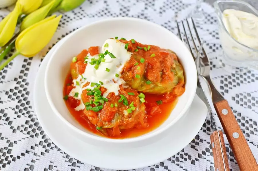 How to serve Passover Stuffed Cabbage Rolls
