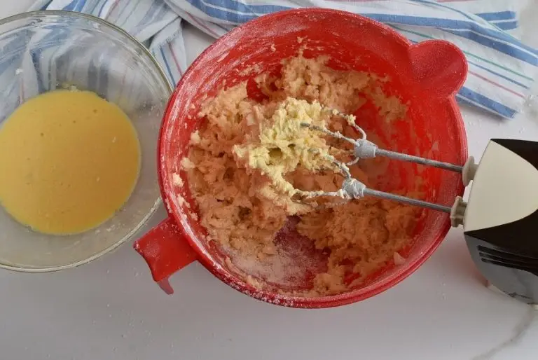Step 5 - Pineapple Upside-Down Cupcakes