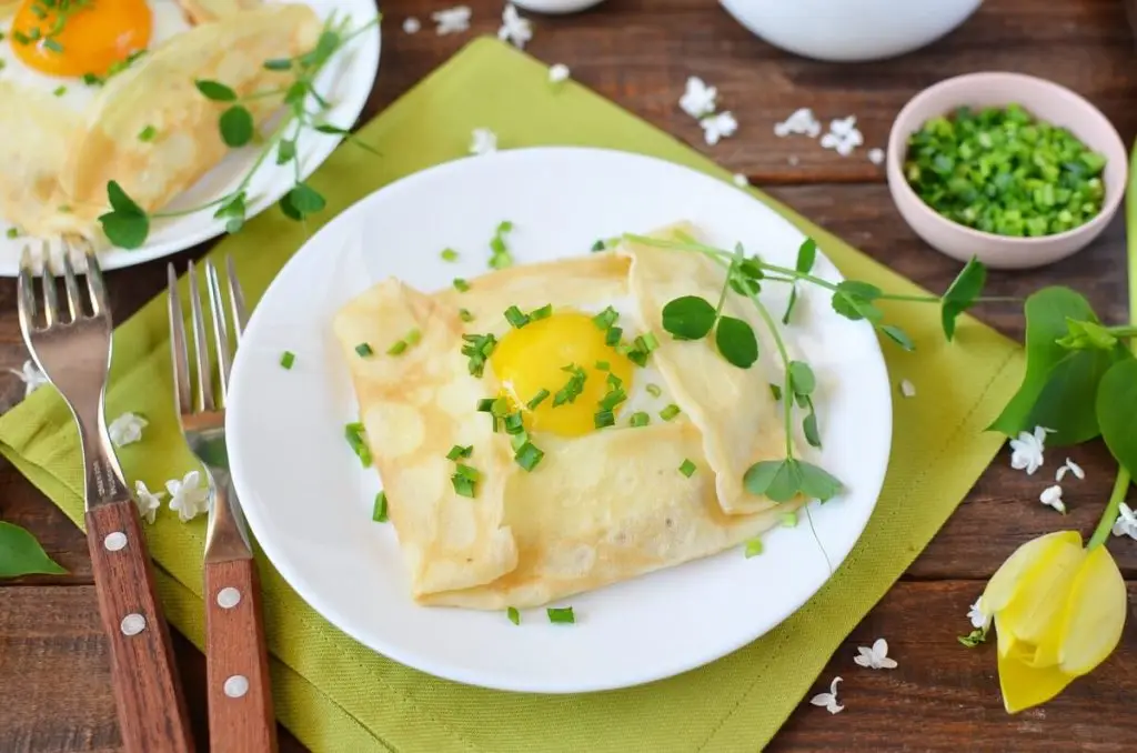 Savory Breakfast Crepe Pockets