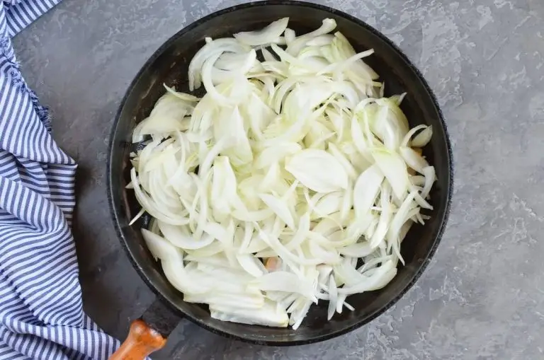 Step 3 - Smoky Cheese  & Onion Tart