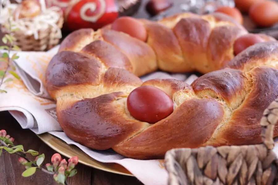 Tsoureki