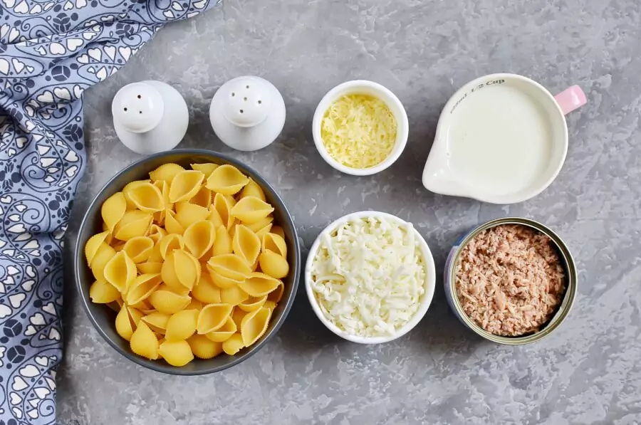 Ingredients for Creamy Tuna and Shells with Cheese