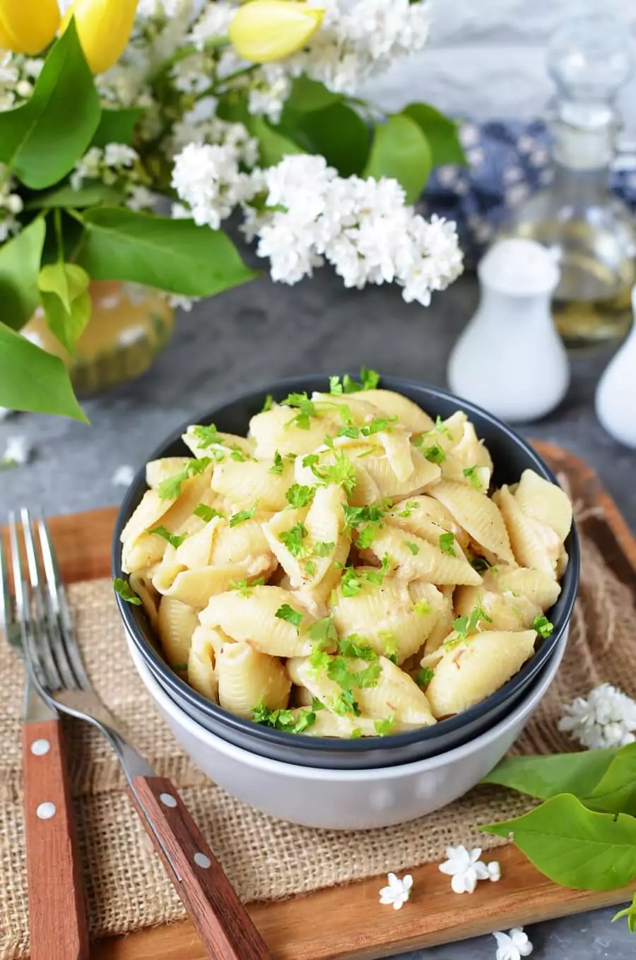 Creamy Tuna and Shells with Cheese
