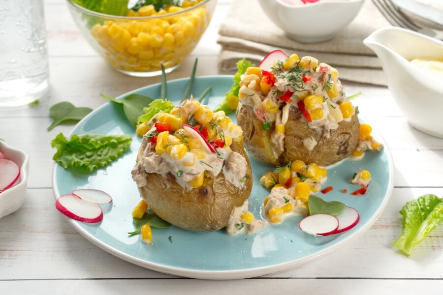 Tuna and Sweetcorn Jacket Potatoes Recipe-Lunch Baked Potato with Tuna and Sweetcorn Mayonnaise Filling