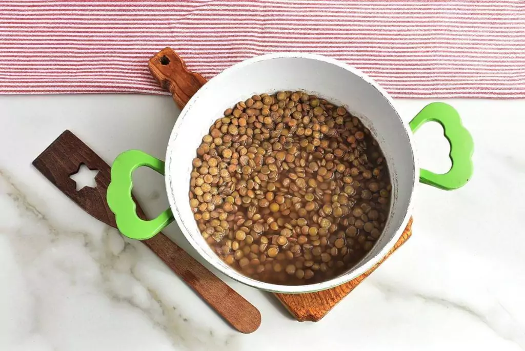 30 Minute Spicy Lentil Bolognese recipe - step 1
