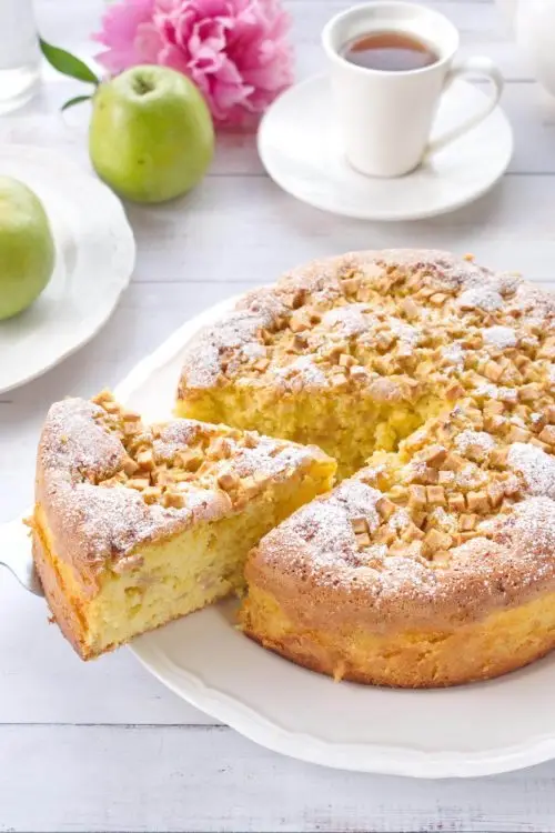 Sharlotka (Russian Apple Cake)