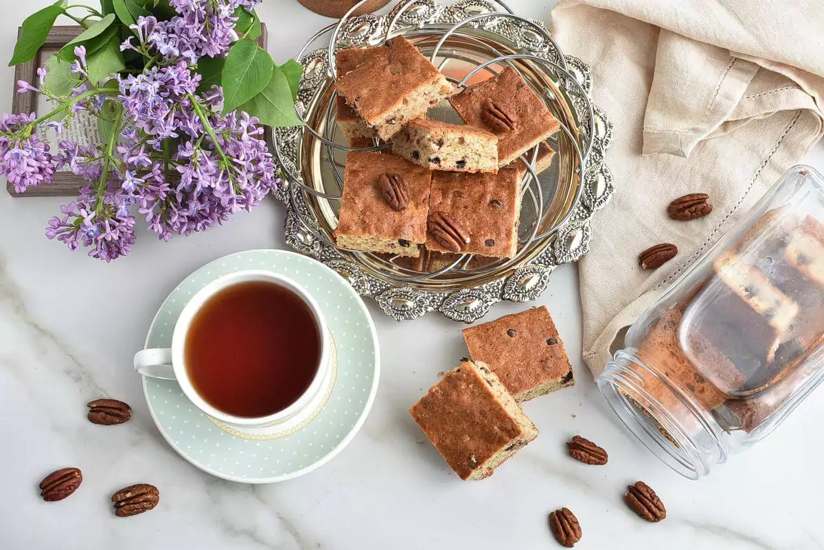 Chocolate Chip Banana Bread Blondies Recipes–Homemade Chocolate Chip Banana Bread Blondies–Easy Chocolate Chip Banana Bread Blondies