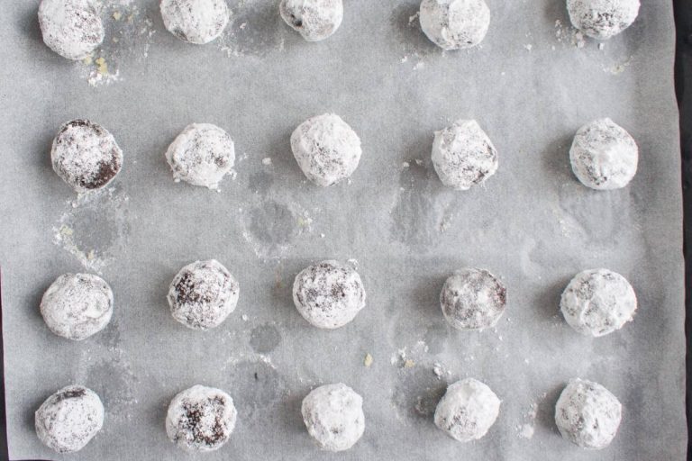 Step 11 - Chocolate Mint Crinkle Cookies