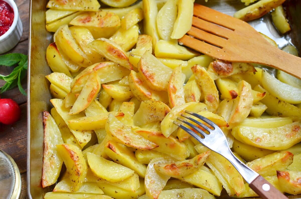 Greek Roasted Lemon Potatoes